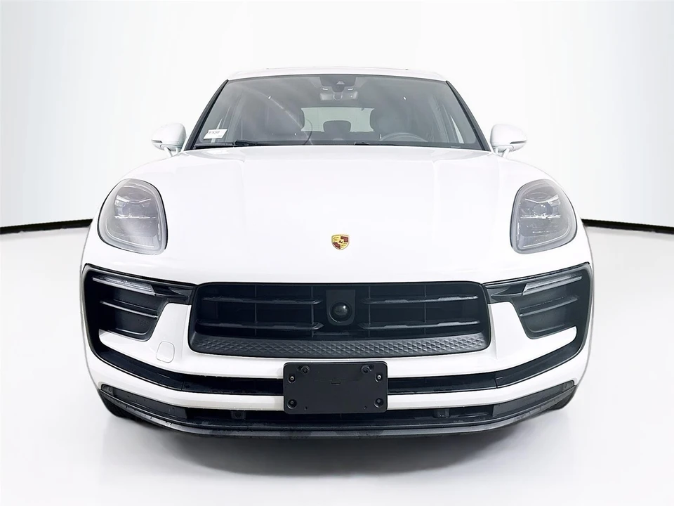 2024 Porsche Macan - Image 2 of 21