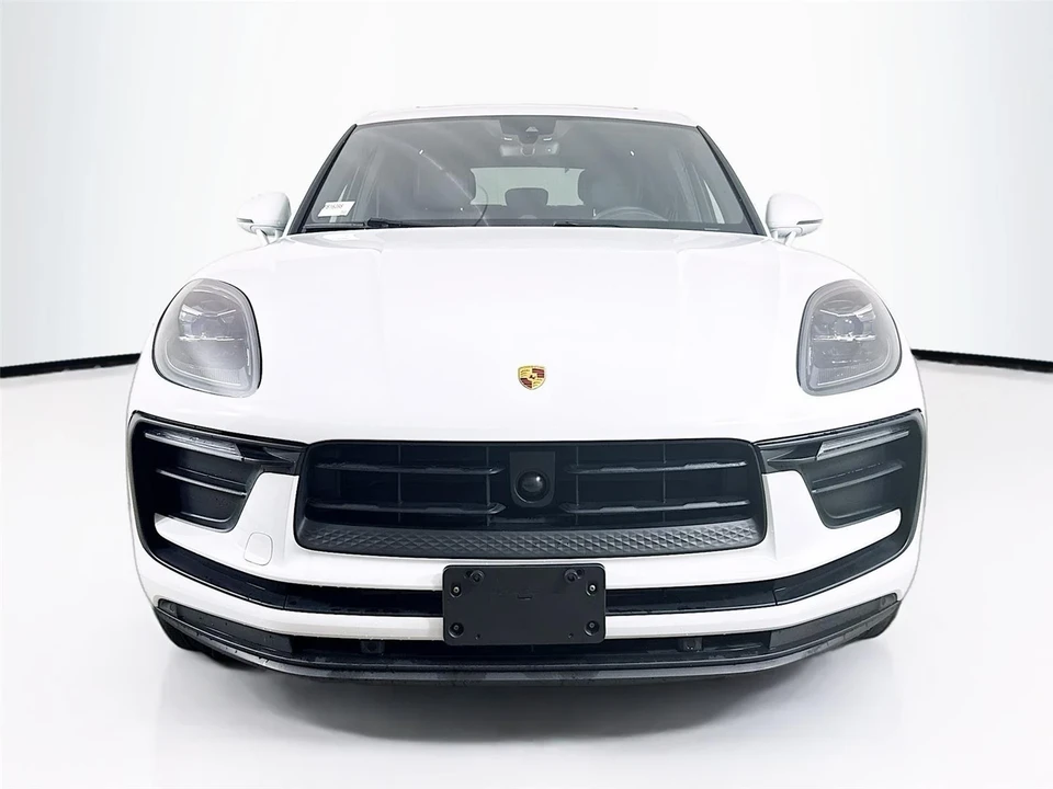 2024 Porsche Macan - Image 2 of 21