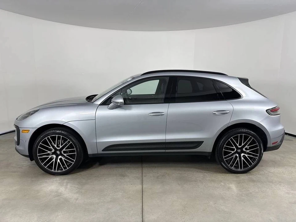 2024 Porsche Macan - Image 2 of 4