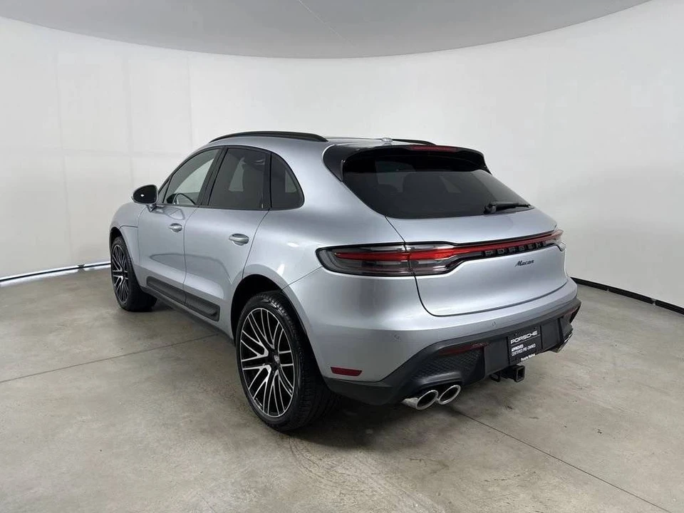 2024 Porsche Macan - Image 3 of 4