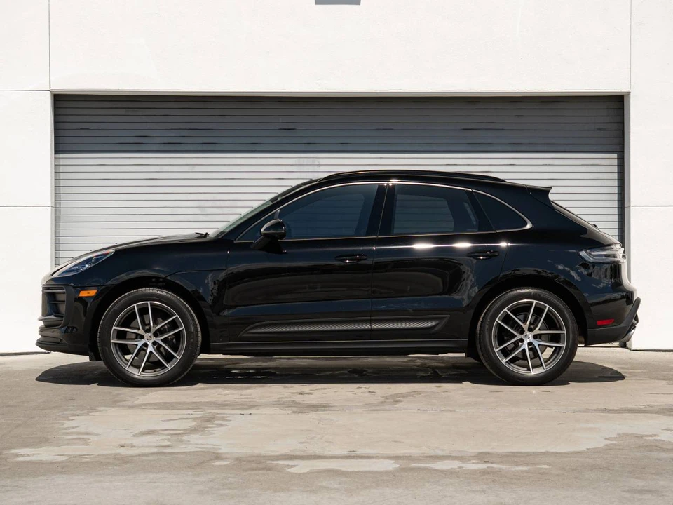 2024 Porsche Macan - Image 2 of 4