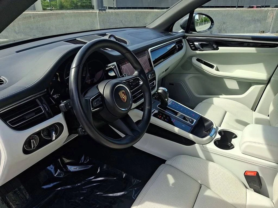2024 Porsche Macan - Image 4 of 4