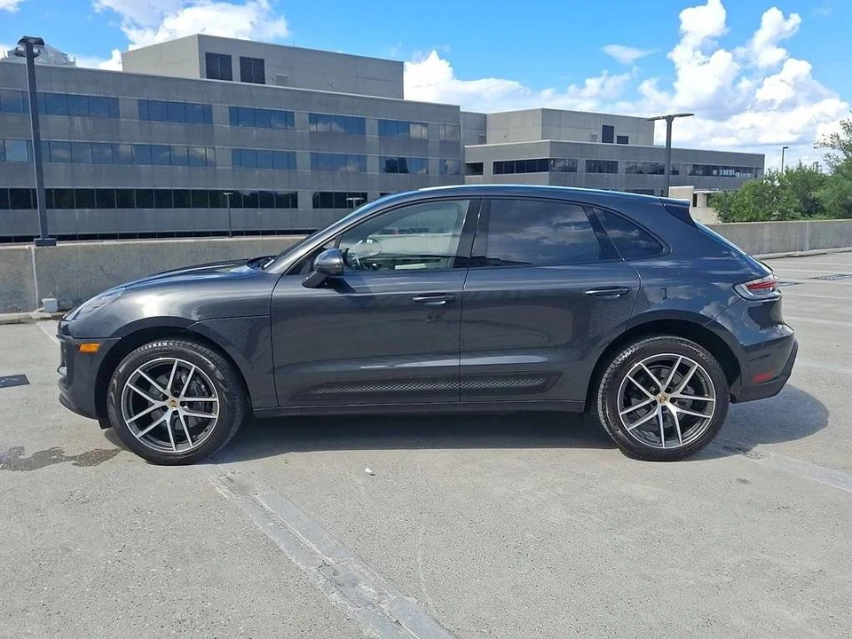 2024 Porsche Macan - Image 2 of 4