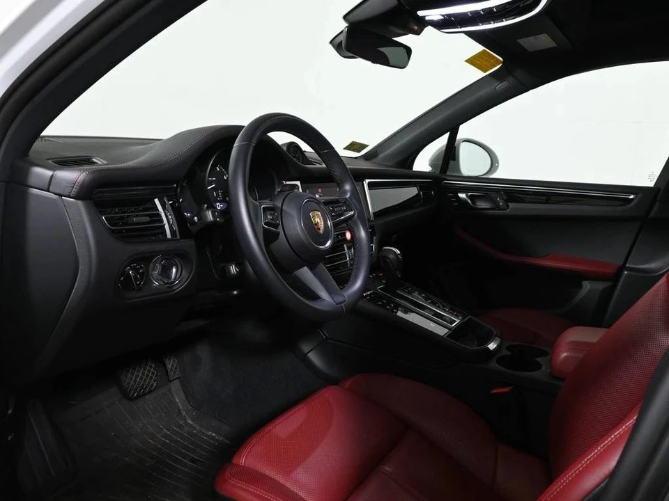 2024 Porsche Macan - Image 4 of 4