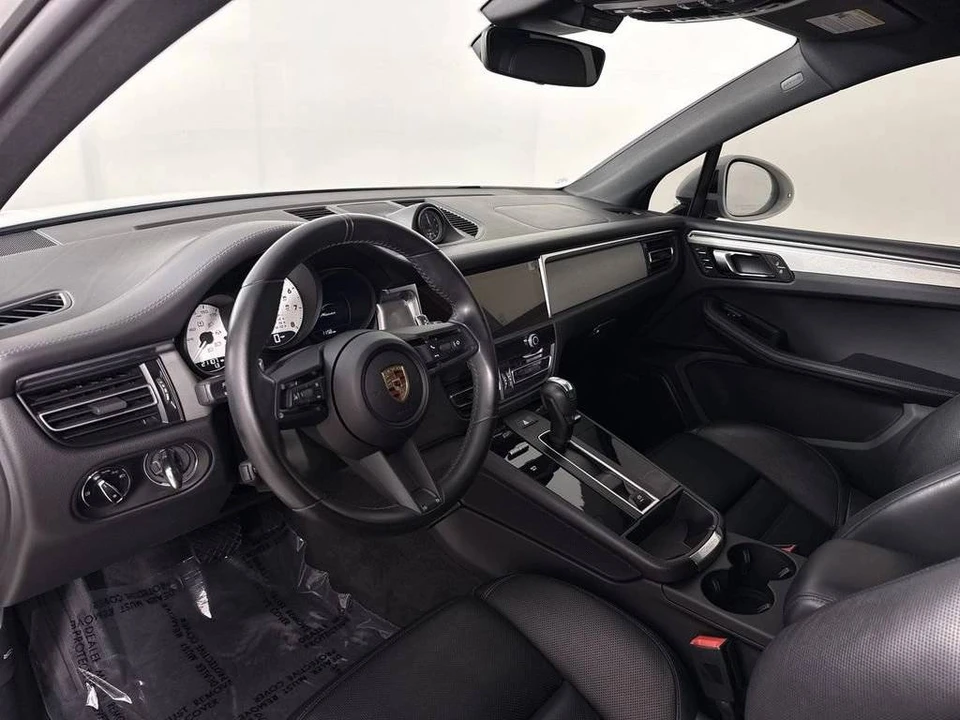 2024 Porsche Macan - Image 4 of 4