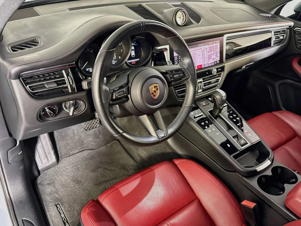2024 Porsche Macan - Image 4 of 4