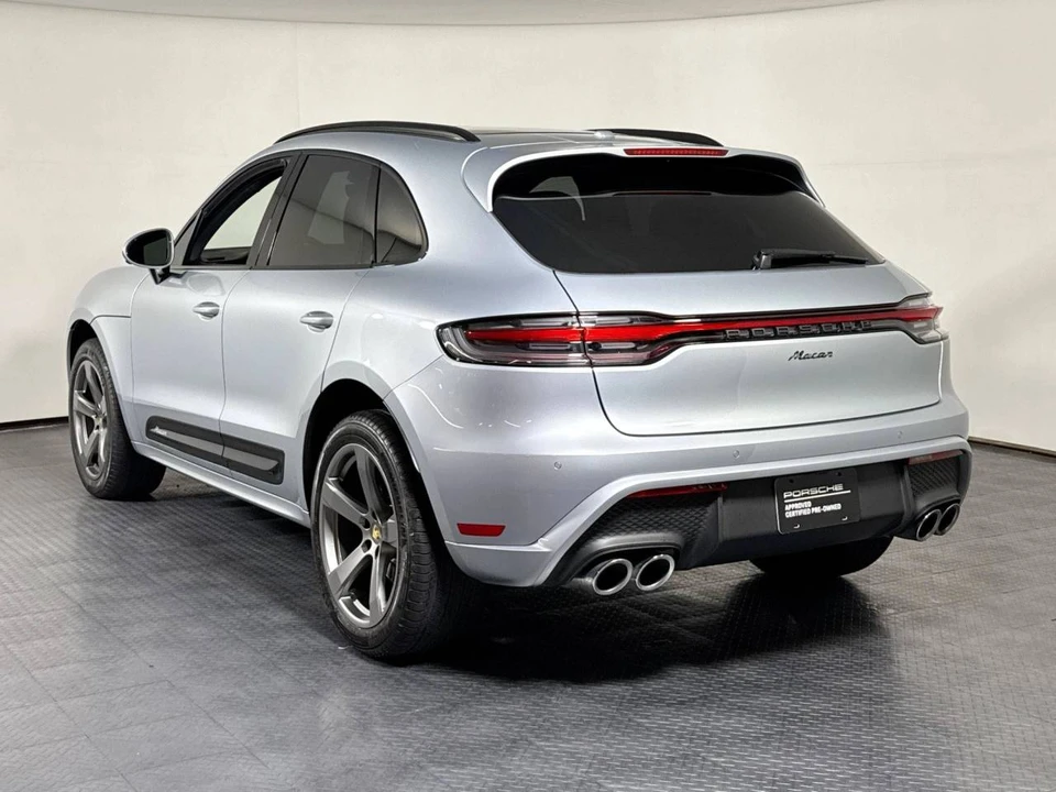 2024 Porsche Macan - Image 3 of 4