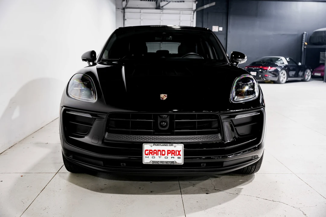 2024 Porsche Macan - Image 5 of 12