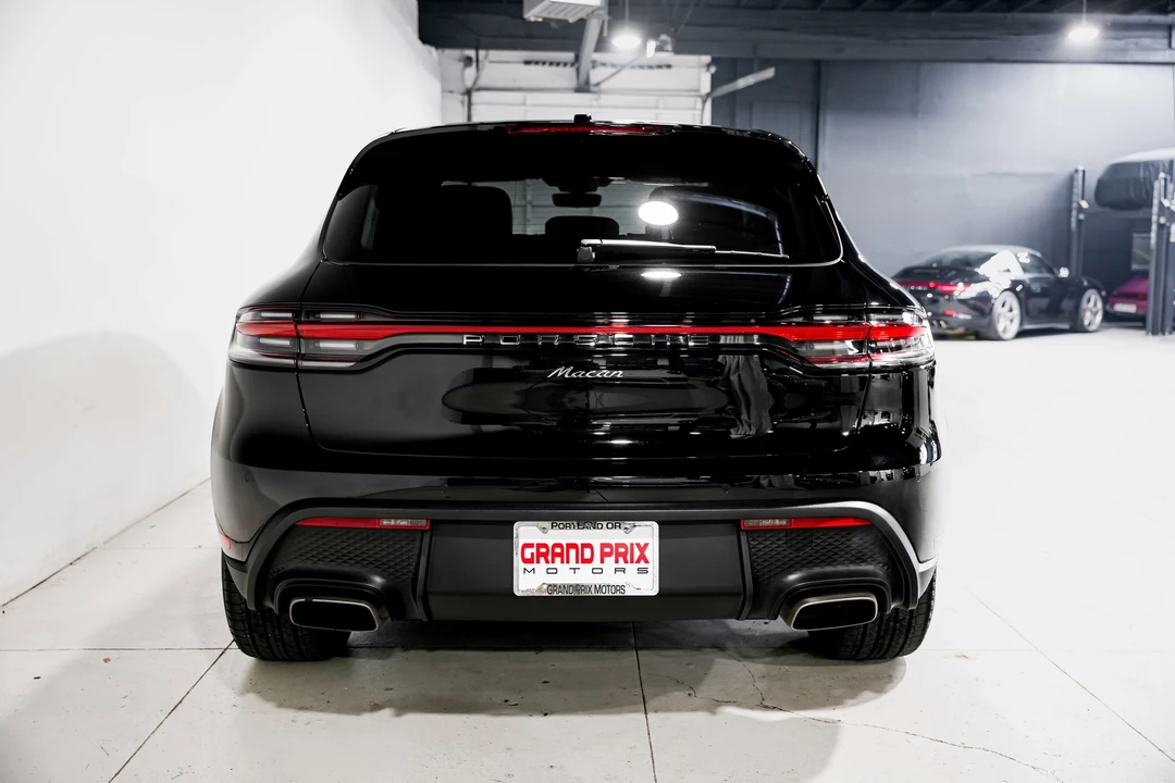2024 Porsche Macan - Image 4 of 12