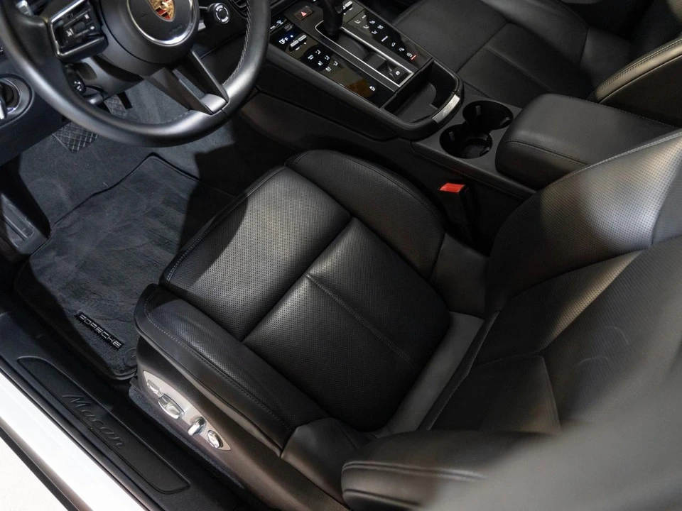 2024 Porsche Macan - Image 14 of 29