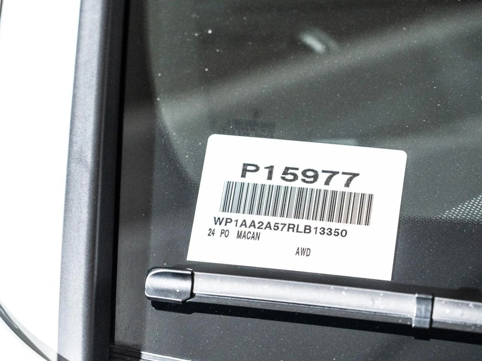 2024 Porsche Macan - Image 29 of 29