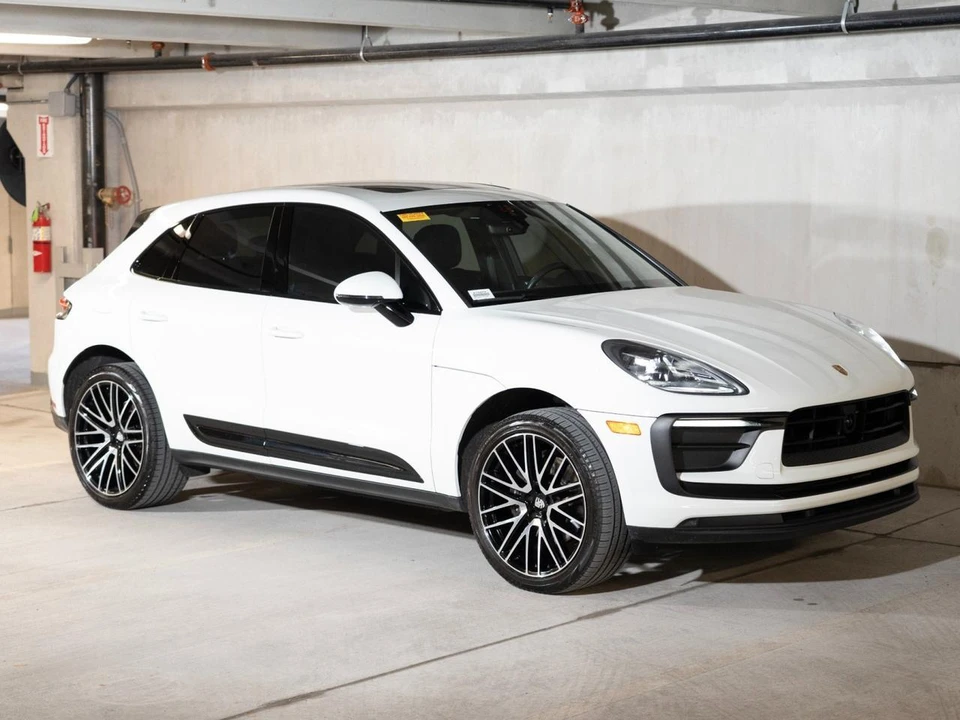 2024 Porsche Macan - Image 7 of 29