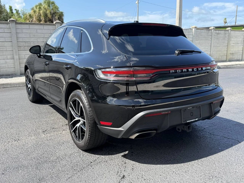 2024 Porsche Macan - Image 3 of 4