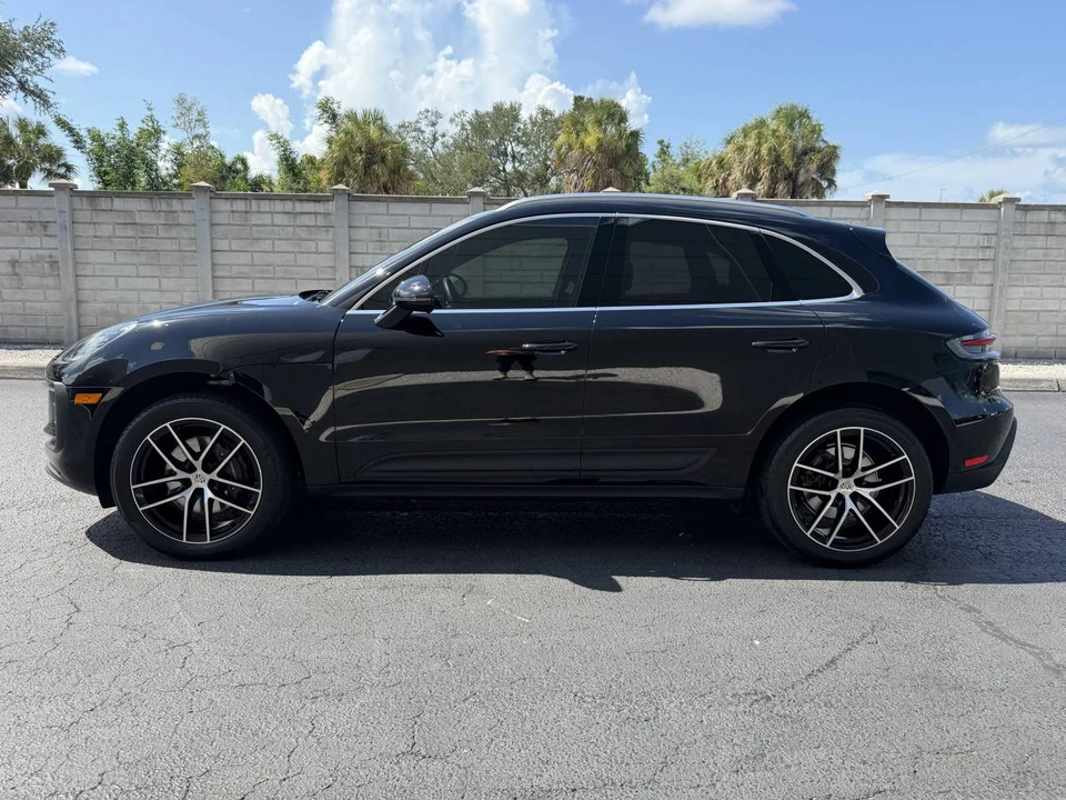 2024 Porsche Macan - Image 2 of 4