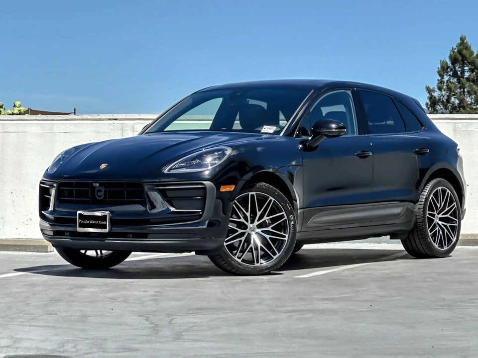 2024 Porsche Macan - Image 2 of 4