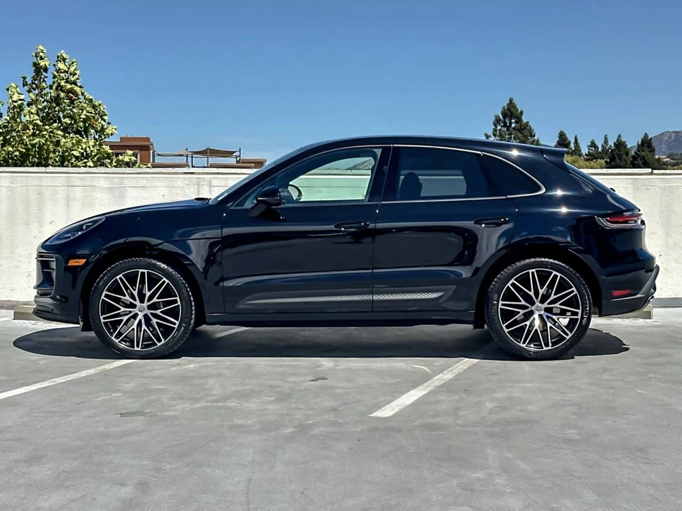 2024 Porsche Macan - Image 3 of 4