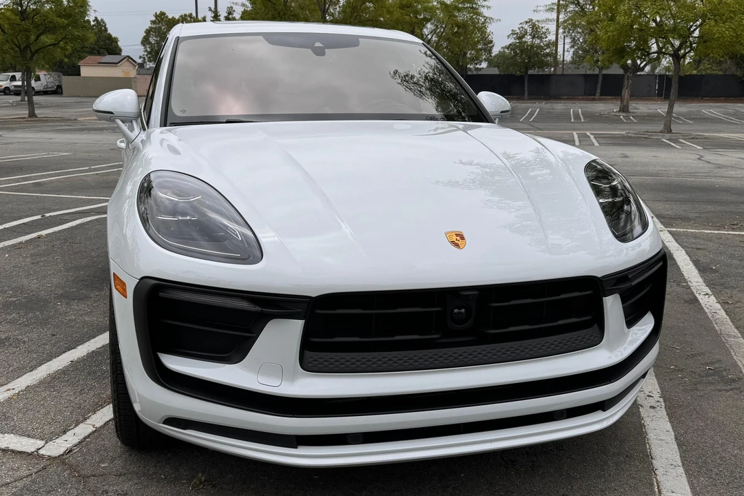 2024 Porsche Macan - Image 2 of 31