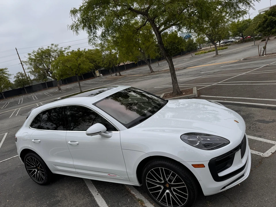 2024 Porsche Macan - Image 13 of 31