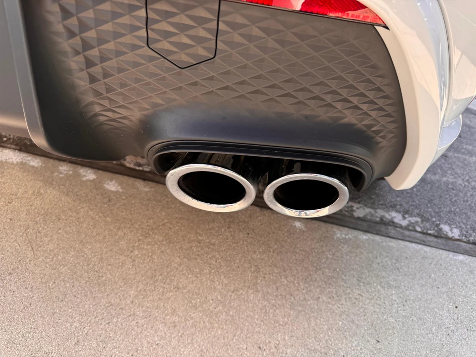 2024 Porsche Macan - Image 31 of 31