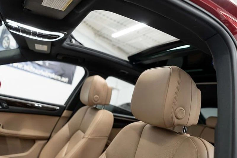 2024 Porsche Macan - Image 8 of 12