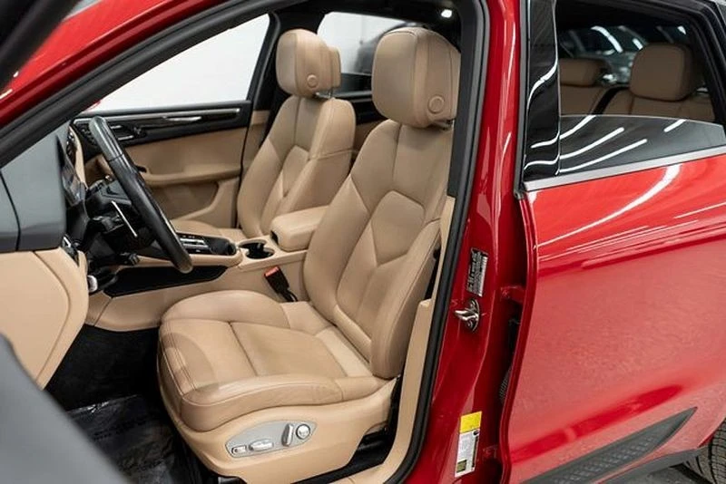 2024 Porsche Macan - Image 9 of 12
