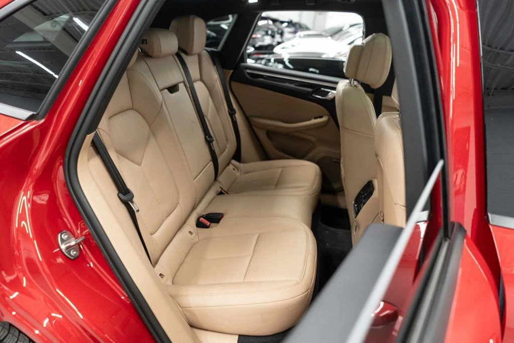 2024 Porsche Macan - Image 12 of 12