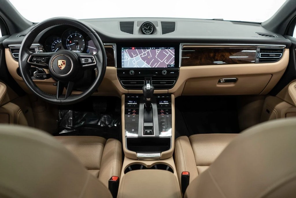 2024 Porsche Macan - Image 10 of 12