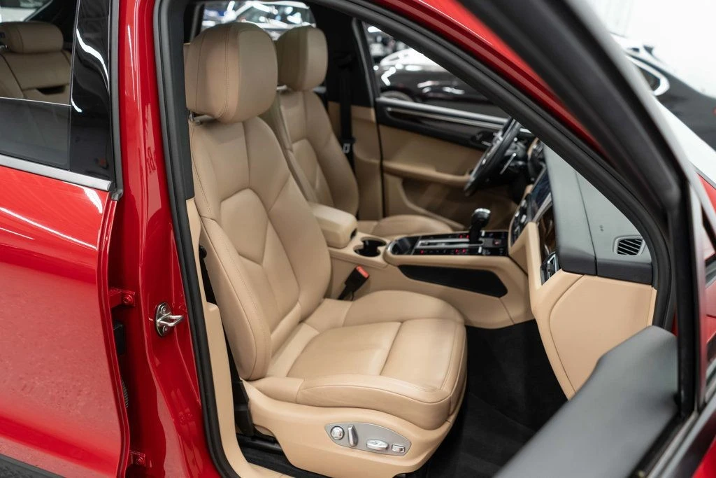2024 Porsche Macan - Image 11 of 12