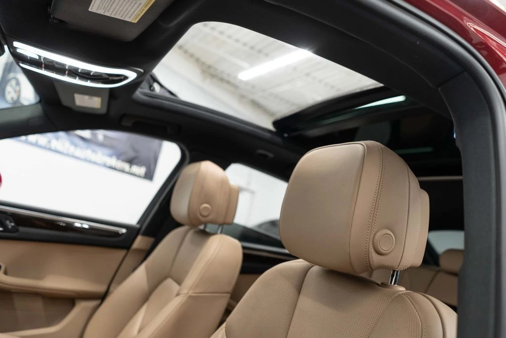 2024 Porsche Macan - Image 8 of 12