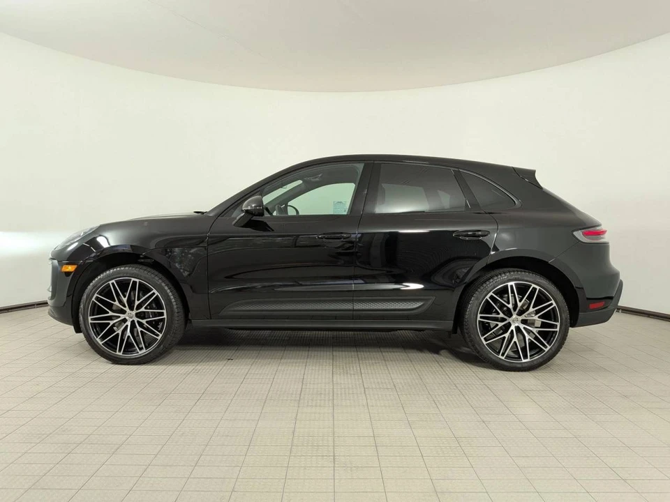 2024 Porsche Macan - Image 2 of 4