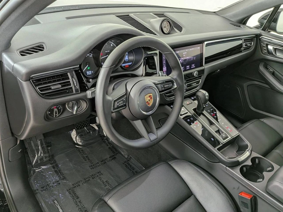2024 Porsche Macan - Image 4 of 4