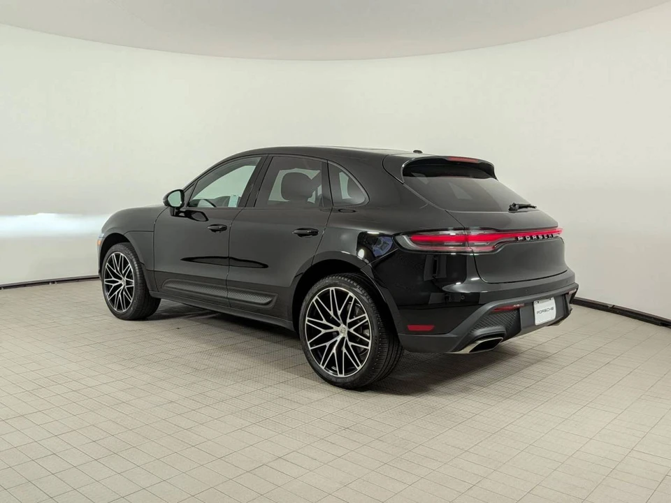 2024 Porsche Macan - Image 3 of 4