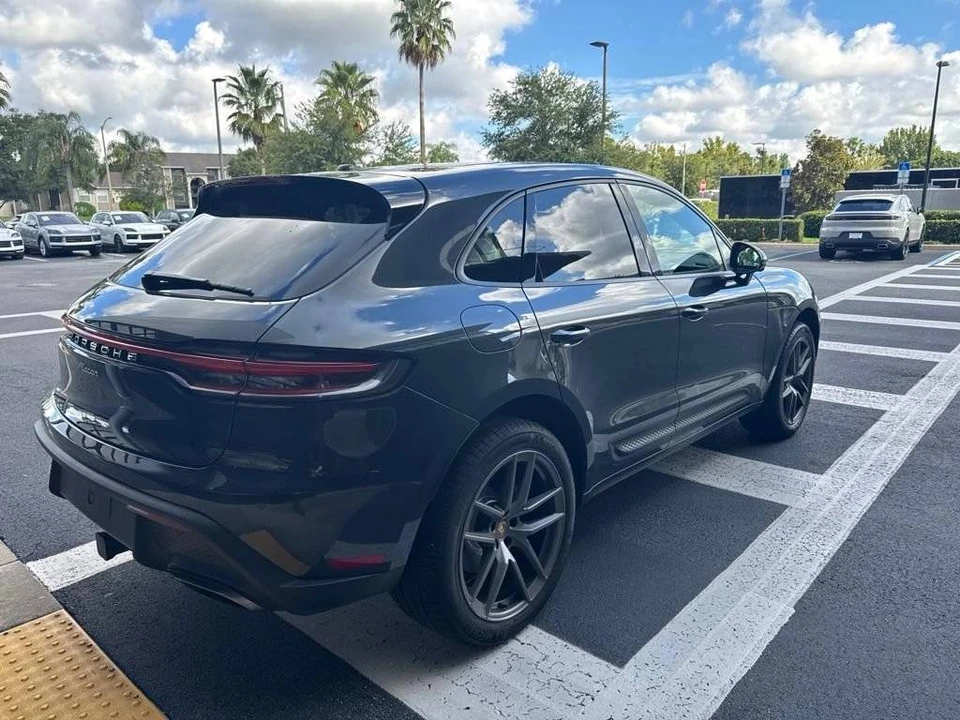 2024 Porsche Macan - Image 4 of 4