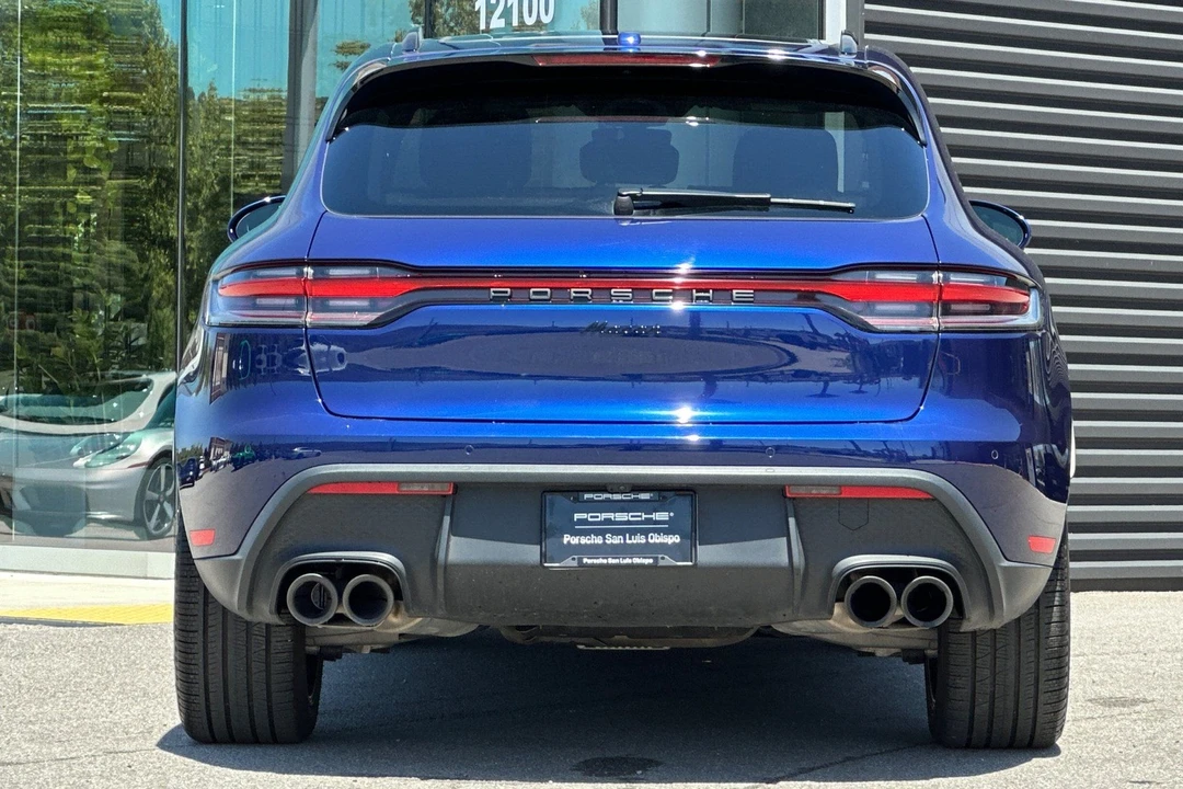 2024 Porsche Macan - Image 7 of 31