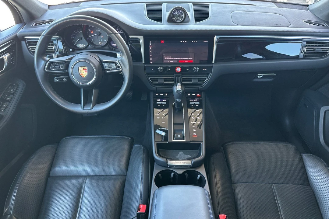 2024 Porsche Macan - Image 6 of 31