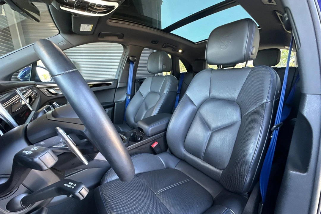 2024 Porsche Macan - Image 5 of 31