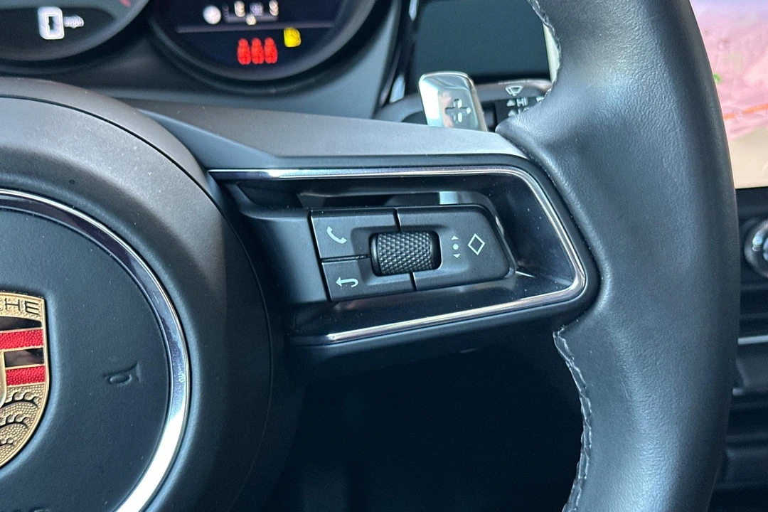 2024 Porsche Macan - Image 31 of 31