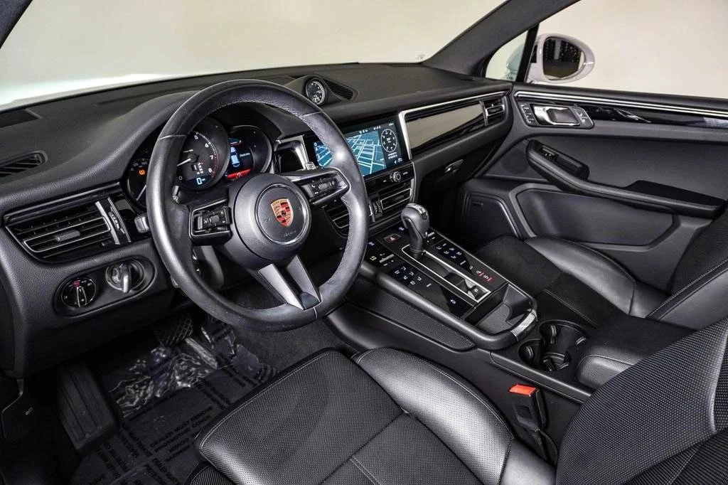 2024 Porsche Macan - Image 4 of 4