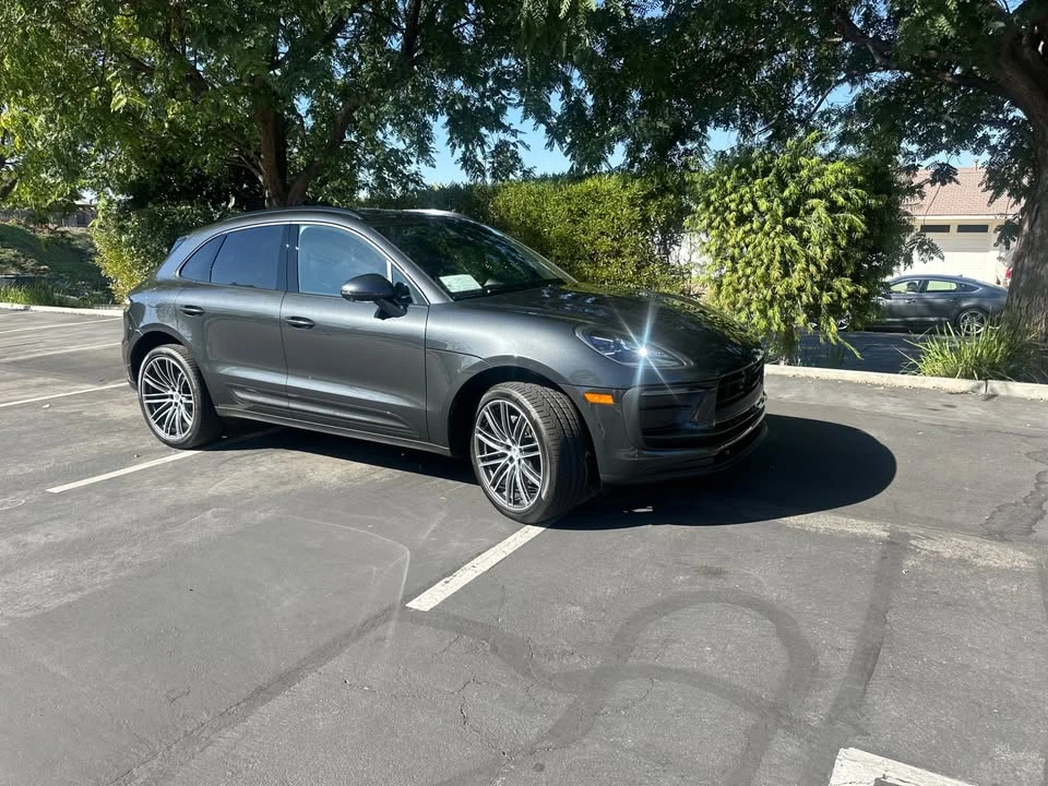 2024 Porsche Macan - Image 17 of 19