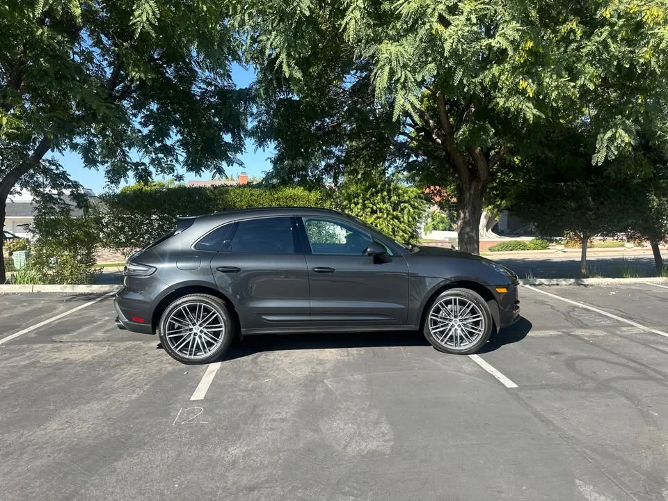 2024 Porsche Macan - Image 16 of 19
