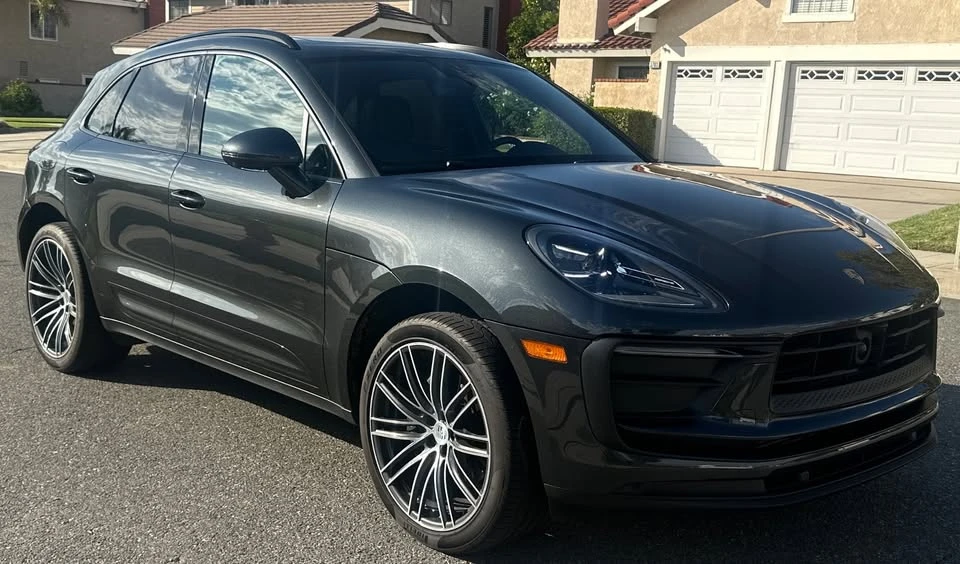 2024 Porsche Macan - Image 2 of 19