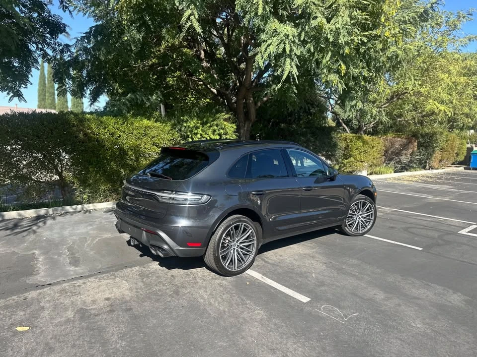 2024 Porsche Macan - Image 15 of 19