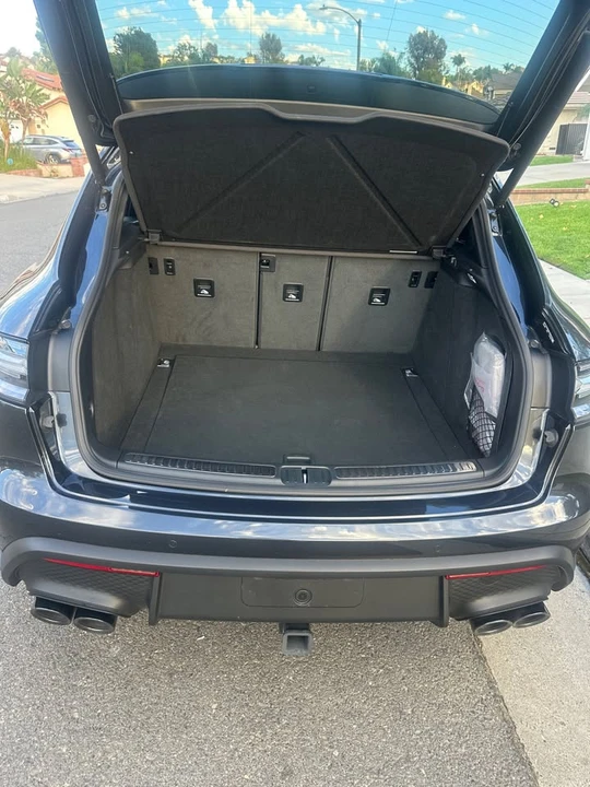 2024 Porsche Macan - Image 6 of 19
