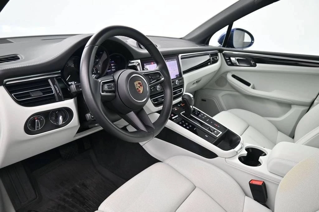 2024 Porsche Macan - Image 4 of 4