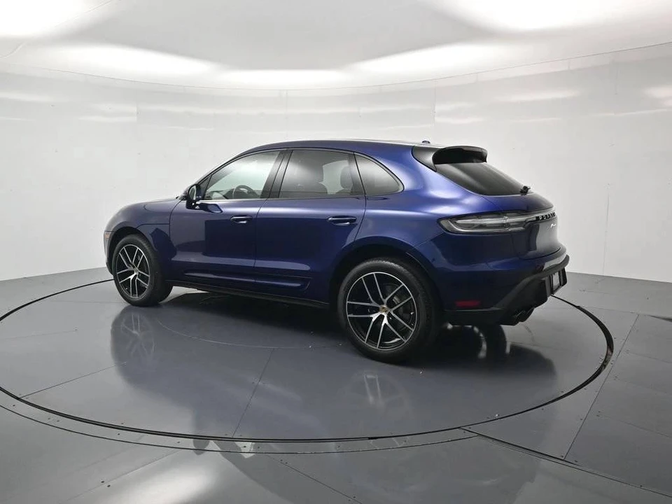 2024 Porsche Macan - Image 3 of 4