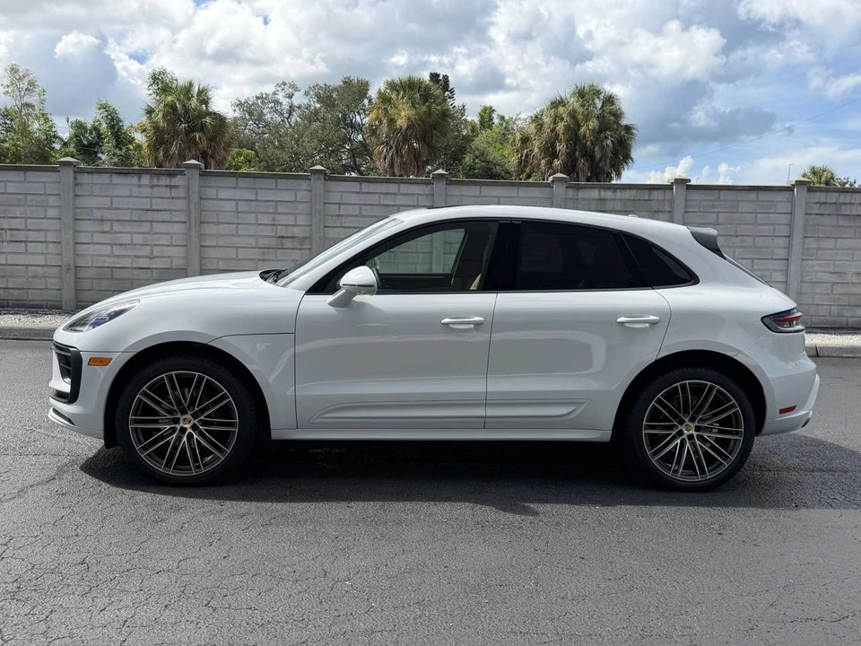 2024 Porsche Macan - Image 2 of 4