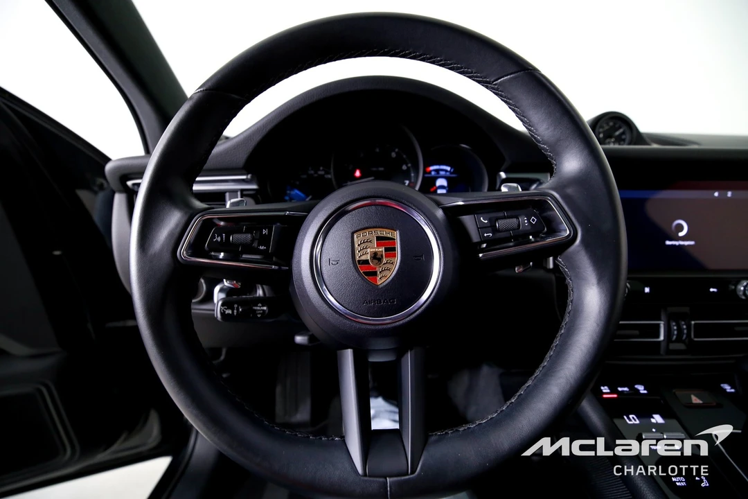 2024 Porsche Macan - Image 14 of 31
