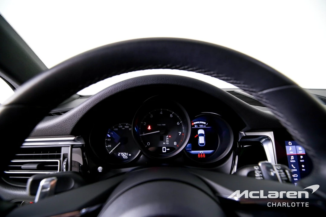 2024 Porsche Macan - Image 13 of 31