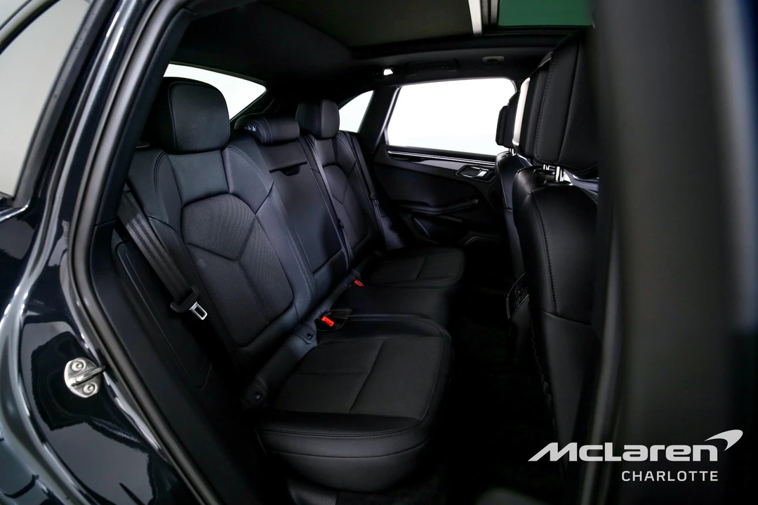 2024 Porsche Macan - Image 23 of 31