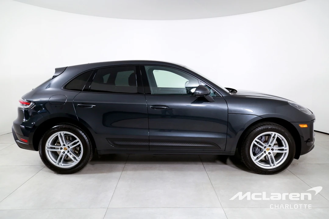 2024 Porsche Macan - Image 9 of 31